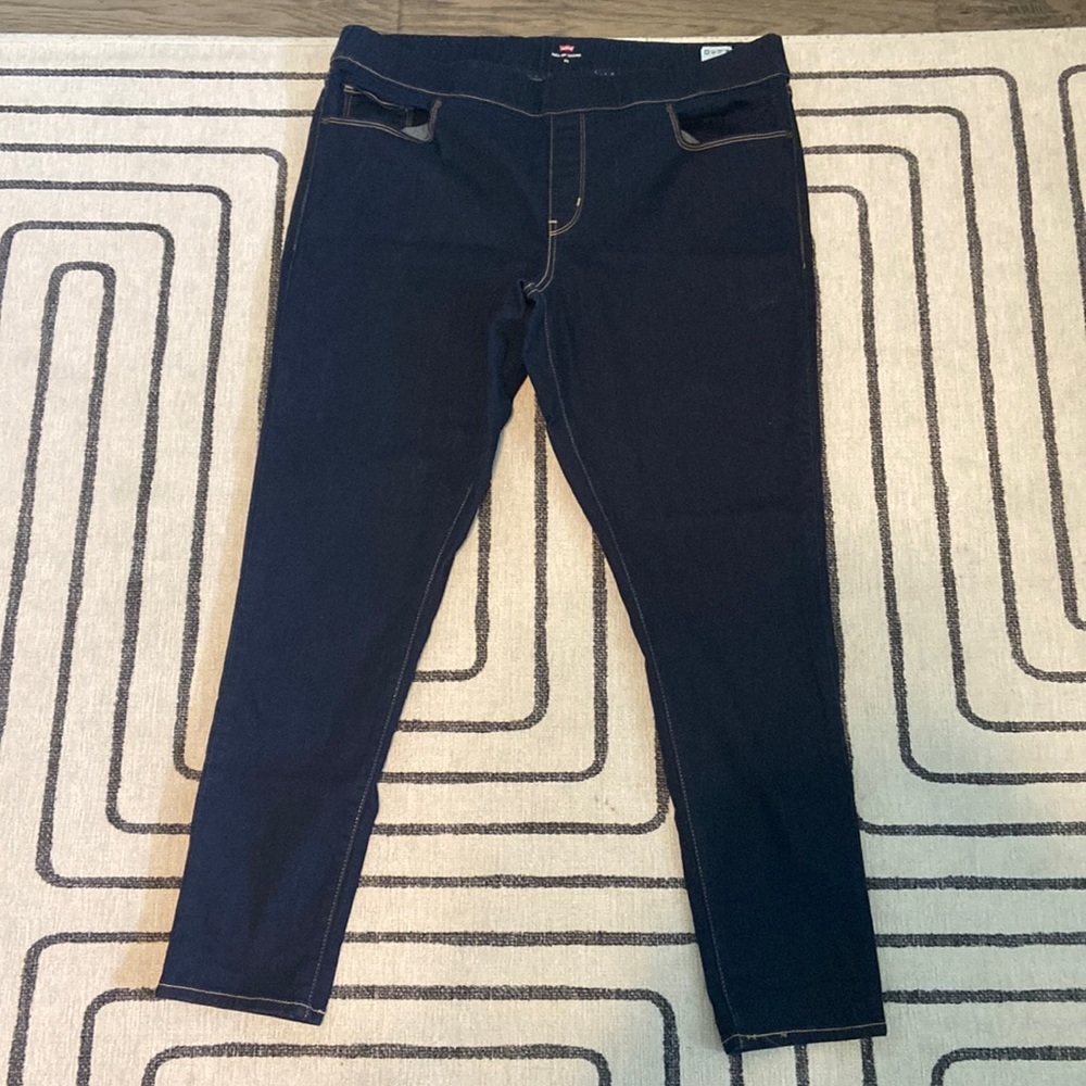 Blue LEVI’S Jeans “PULL ON LEGGING.” Size 20W